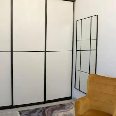 New&modern Apartment/central Location By Urban Rent