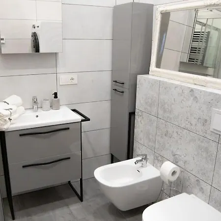 New&modern Apartment/central Location By Urban Rent Apartament