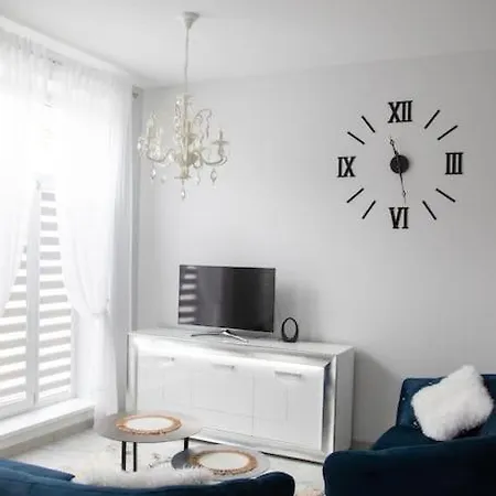New&modern Apartment/central Location By Urban Rent