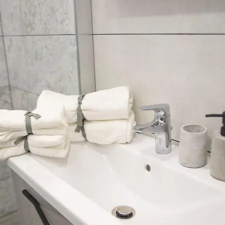 New&modern Apartment/central Location By Urban Rent Apartament